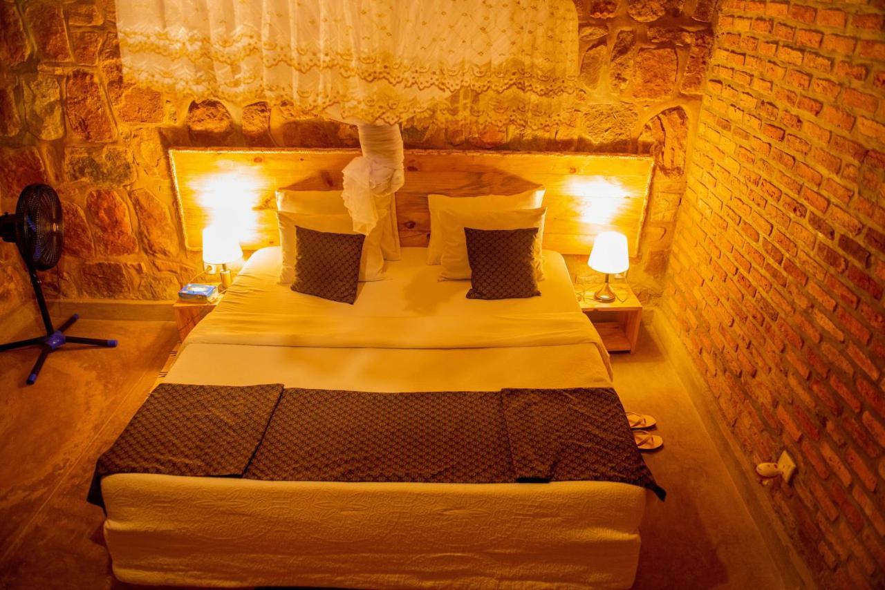 Akagera Transit Lodge Экстерьер фото