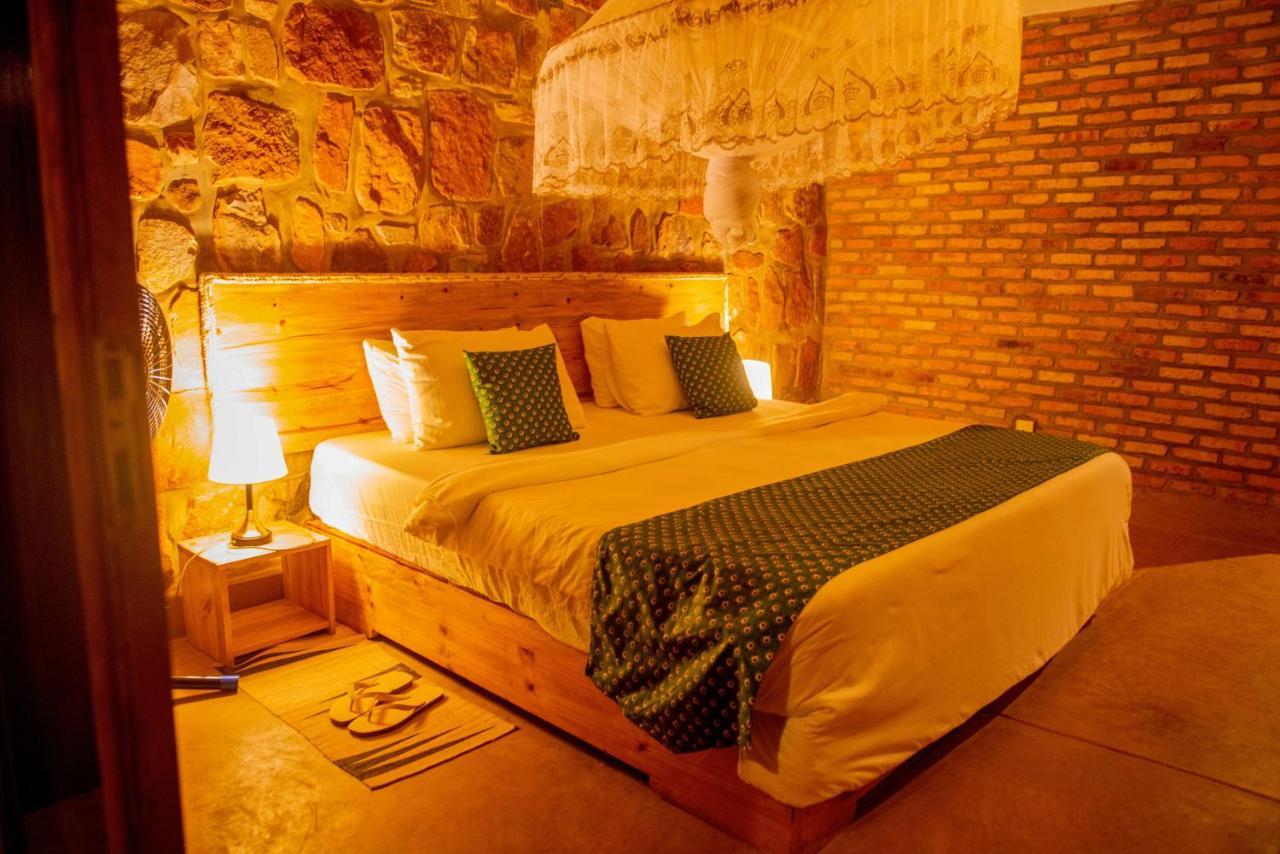 Akagera Transit Lodge Экстерьер фото