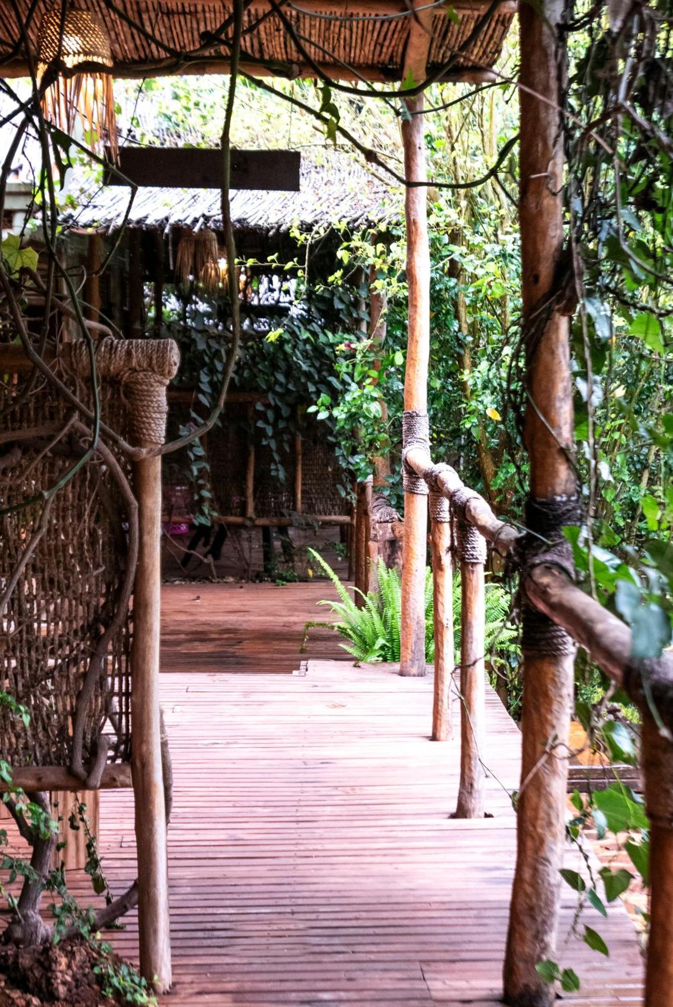 Akagera Transit Lodge Экстерьер фото