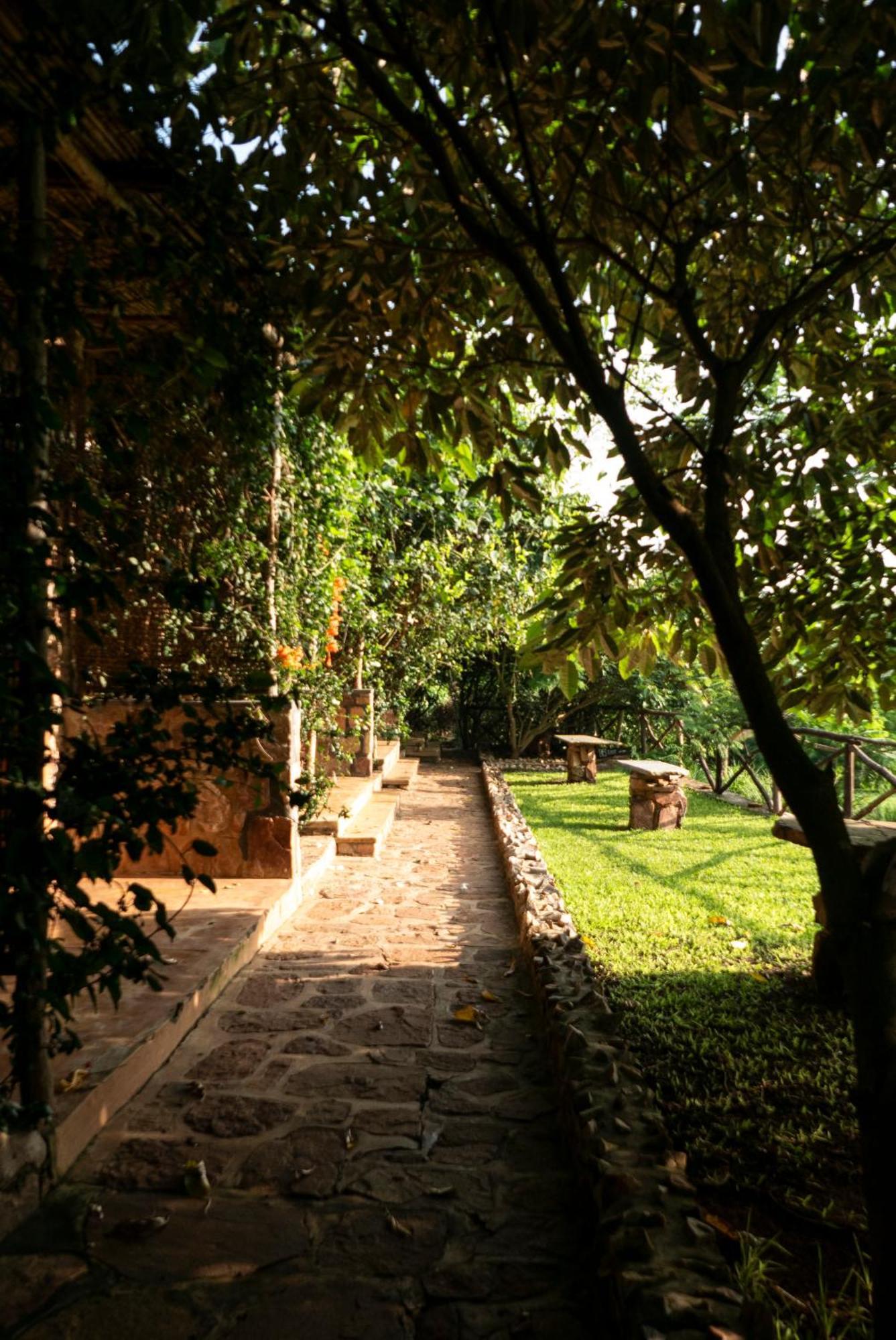 Akagera Transit Lodge Экстерьер фото